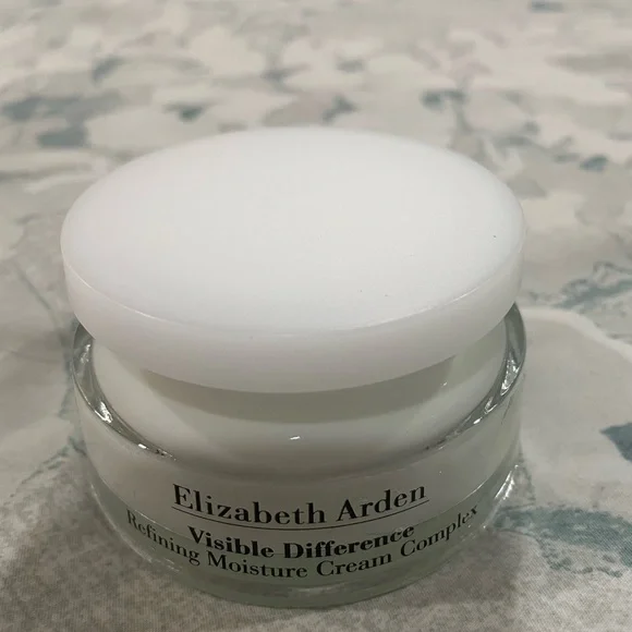 Elizabeth Arden - Visible Difference Refining Moisture Complex. - Picture 3 of 3